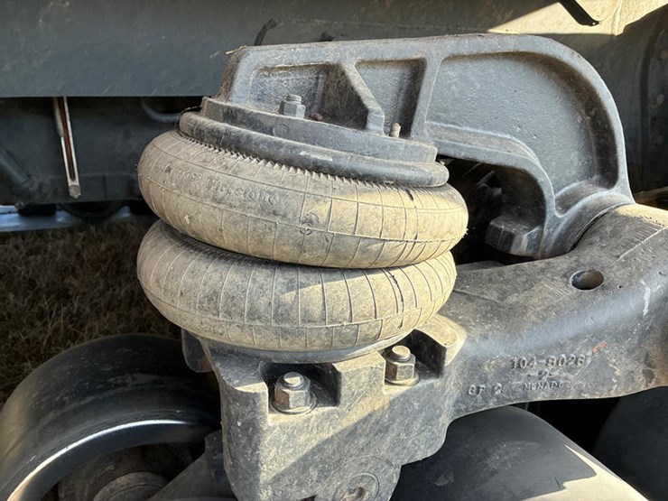 #114632-•-cat-85e-#6js00405-image-42