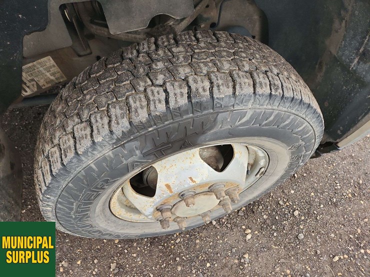 2013-chevrolet-silverado-3500hd-image-31