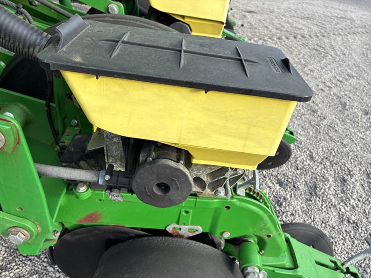 2018-john-deere-1795-image-21