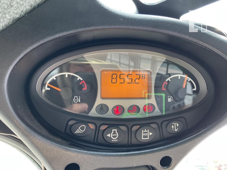 2020-bobcat-t630-image-21