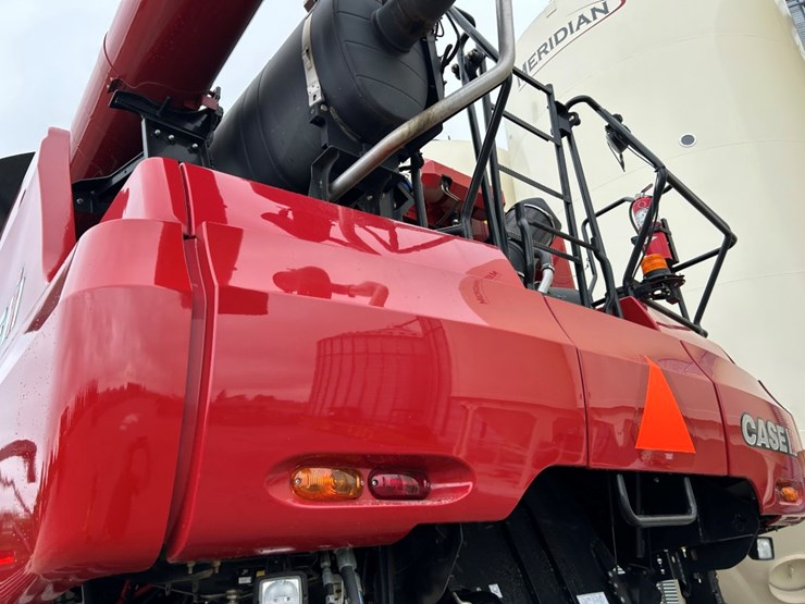 2019-case-ih-8250-image-31