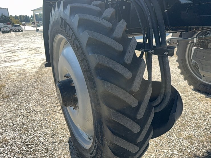 2023-case-ih-4350-patriot--sprayer-image-14