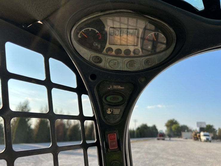 bobcat-t595-image-17