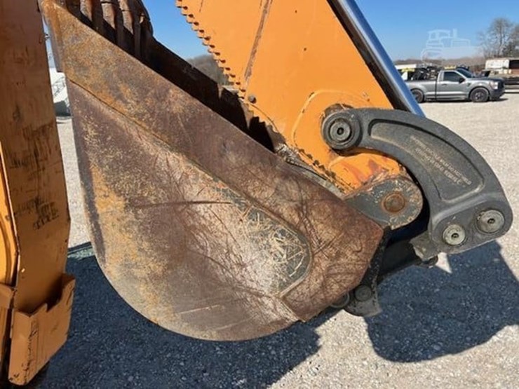 2017-case-580sn-image-42