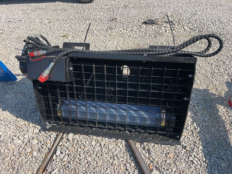 giyi-hydraulic-skid-steer-mixing-bucket-image-1