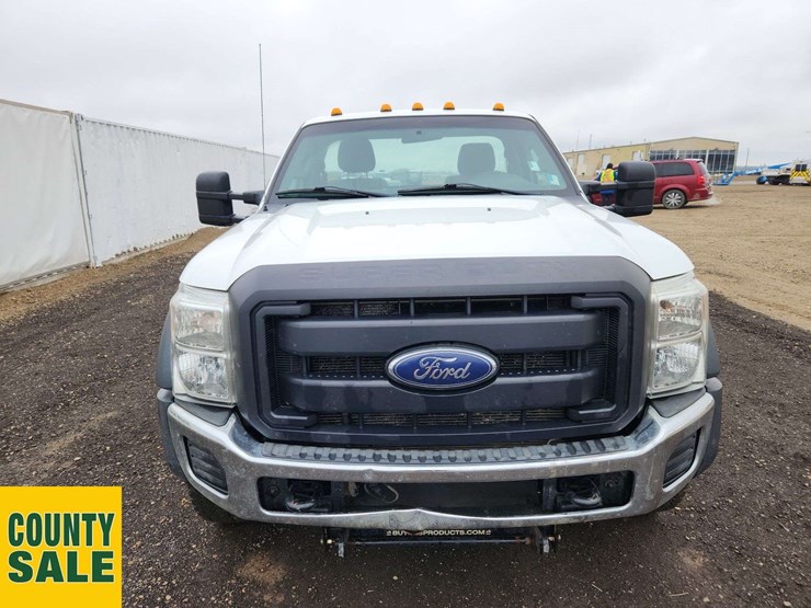 2013-ford-f550-image-26