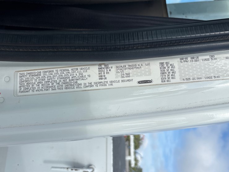 #24576-•-2016-freightliner-image-16