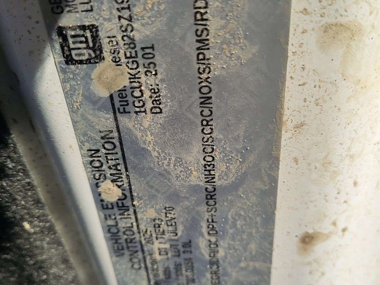 2025-chevrolet-silverado-1500-image-25