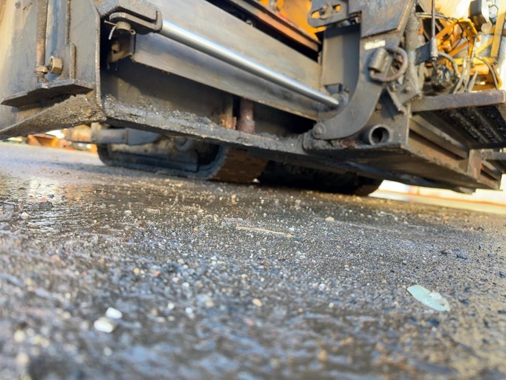 2006-leeboy-l1000t-tracked-asphalt-paver-image-19