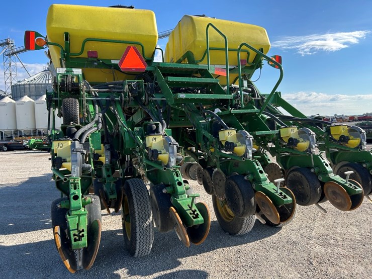 2004-john-deere-1790-image-69