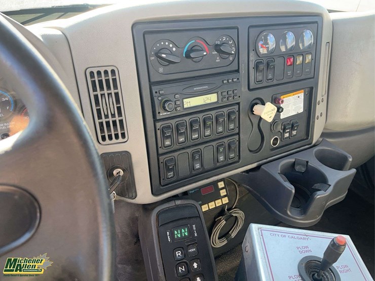 2008-international-workstar-7500-image-13