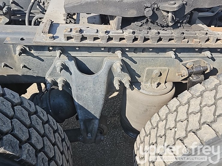 2017-international-8600-image-29