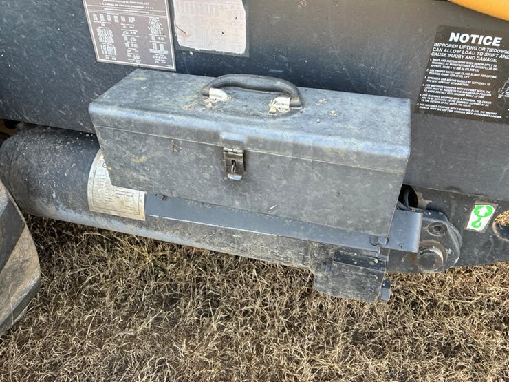 #114632-•-cat-85e-#6js00405-image-12