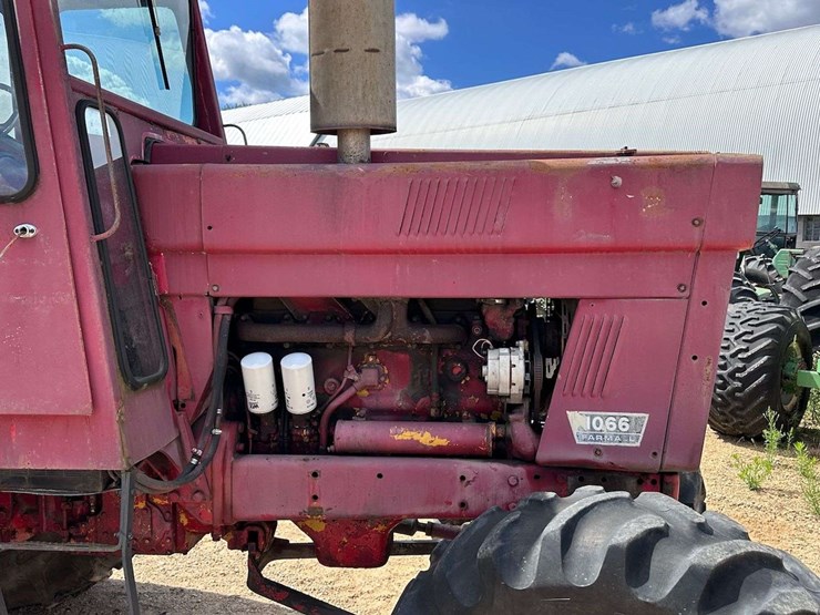 farmall-1066-hydro-image-11