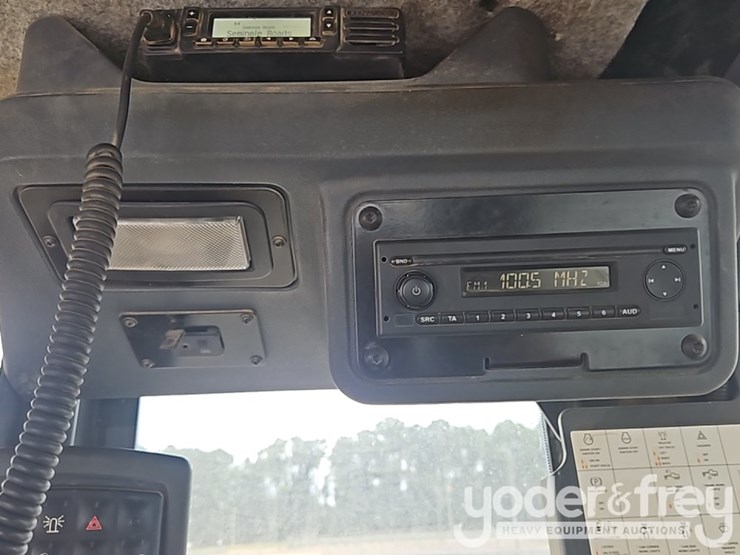 2019-deere-670g-image-43