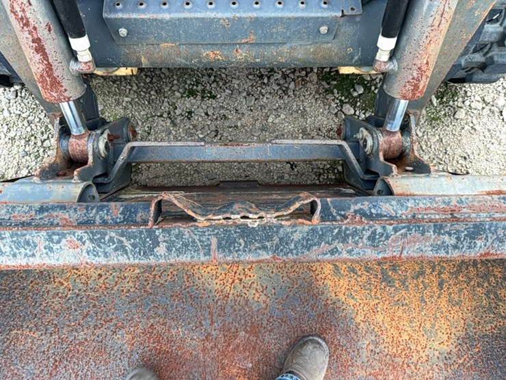 new-holland-c227-image-40