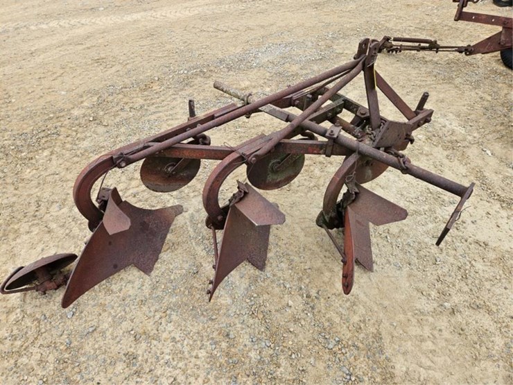 massey-ferguson-14-image-15