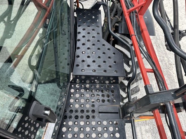 2014-case-ih-3200b-image-59