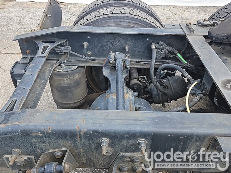 2017-international-8600-image-32