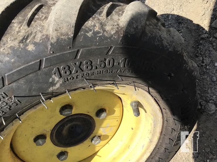 2008-john-deere-2305-image-24