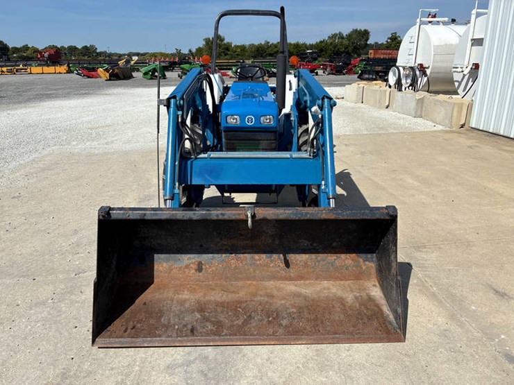 new-holland-2120-image-11