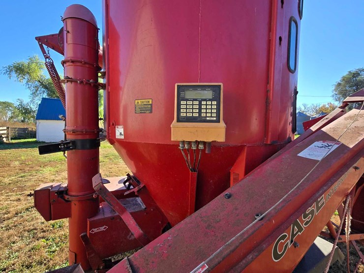 case-ih-1250-image-17