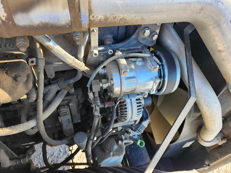 2012-case-ih-400-image-32