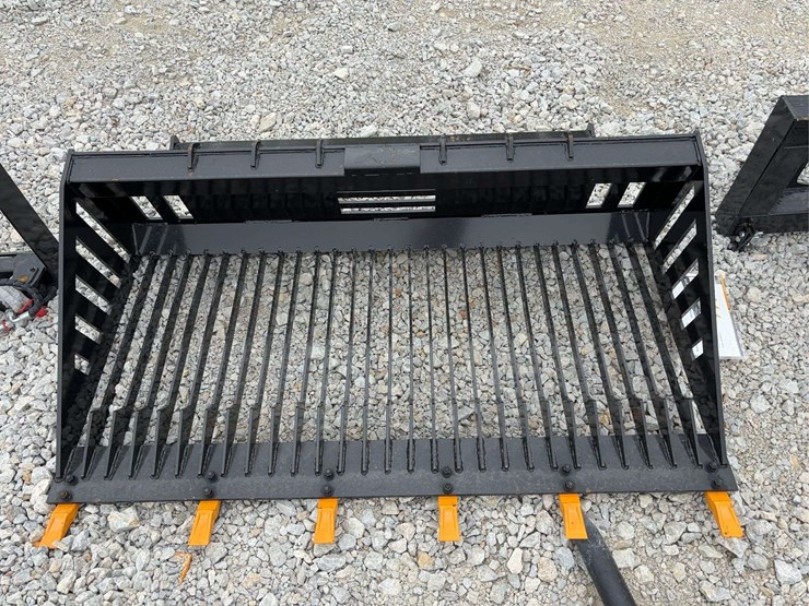 skid-steer-rock-bucket-image-2