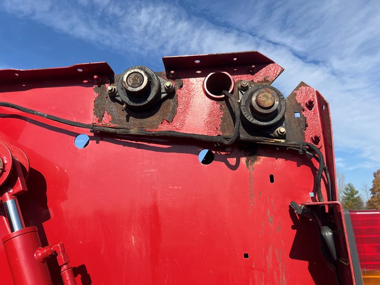 new-holland-br7080-image-11