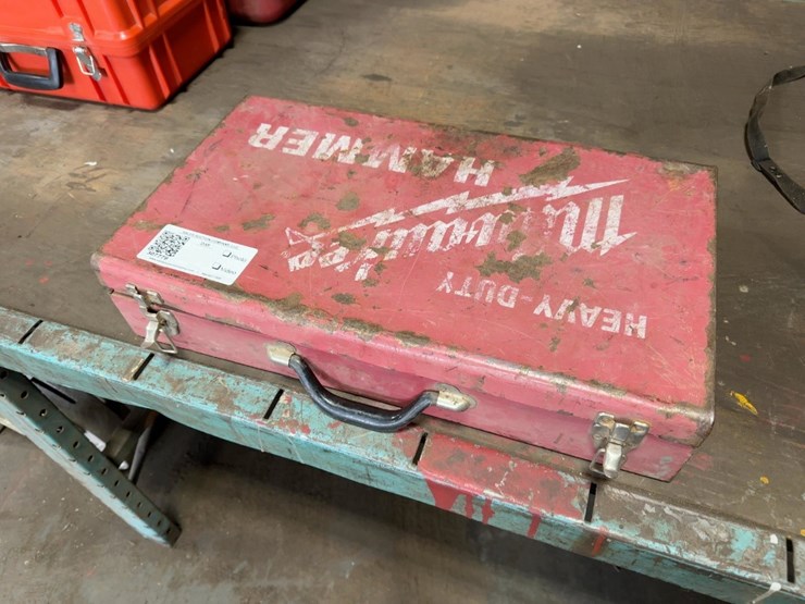 milwaukee-thunderbolt-rotary-hammer-drill-image-1