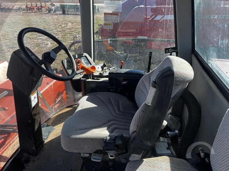 2005-hesston-9260-image-33