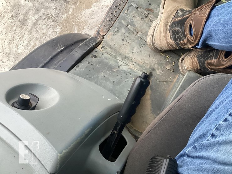 2017-caterpillar-908m-image-15