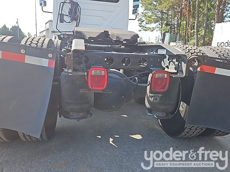 2017-international-8600-image-24