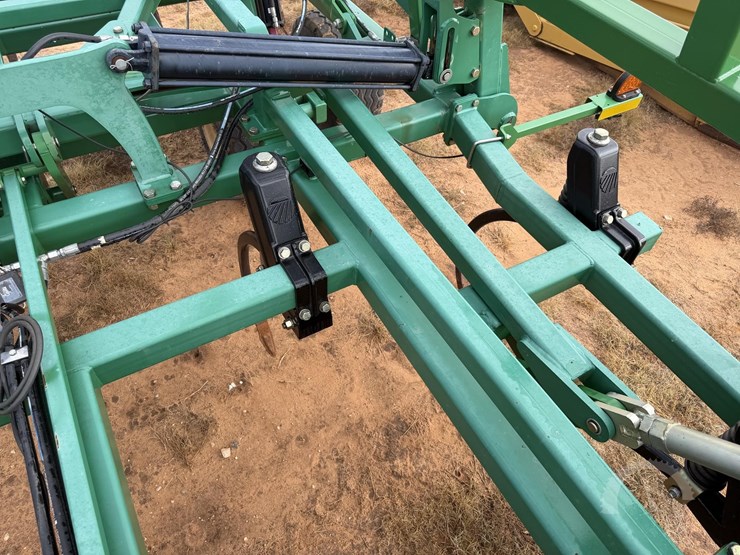 great-plains-6330uc-image-23