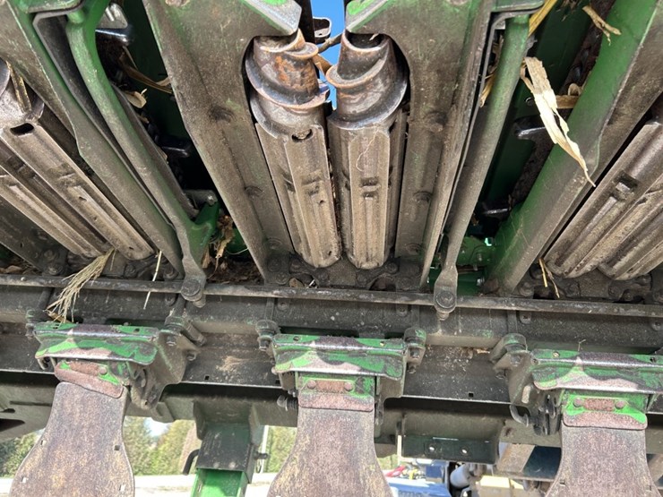 2021-john-deere-c18f-image-55