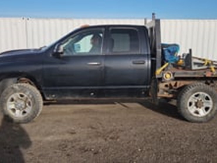 2004-dodge-ram-3500-image-8