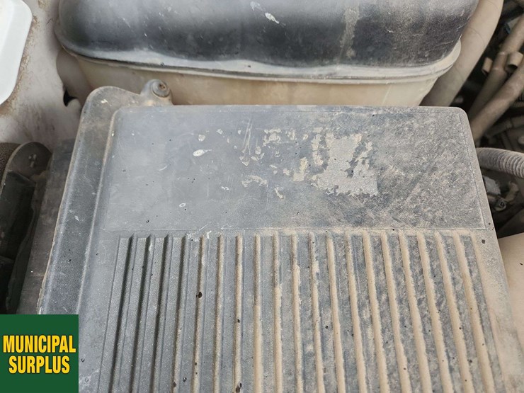 2013-chevrolet-silverado-3500hd-image-27