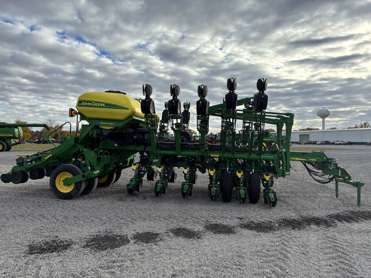 2018-john-deere-1795-image-3