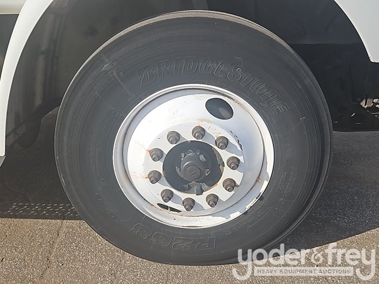 2017-international-8600-image-13