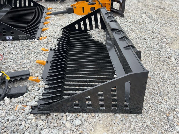 skid-steer-rock-bucket-image-3