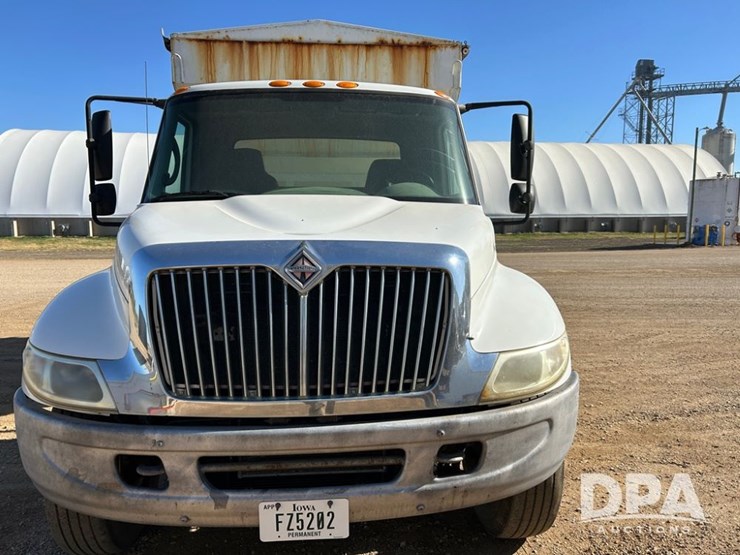 2005-ihc-4400-dry-tender-truck-(cp1274,-unit-ag706)-image-15