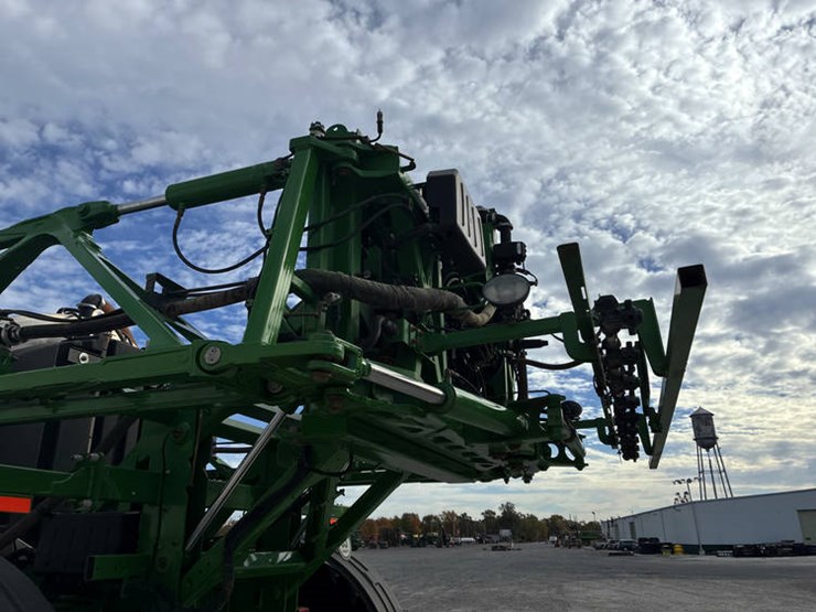 2014-john-deere-r4038-image-36