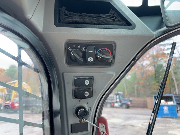 2017-caterpillar-289d-image-24