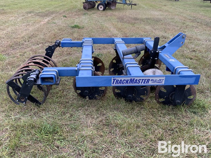 2011-blu-jet-track-master-image-4