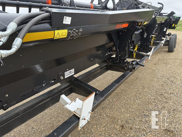 2013-john-deere-435d-image-24