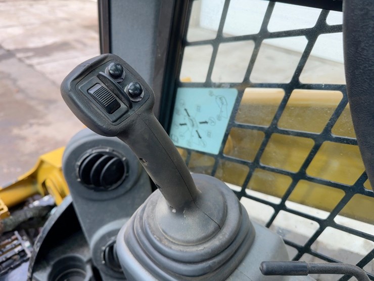 2017-caterpillar-289d-image-21