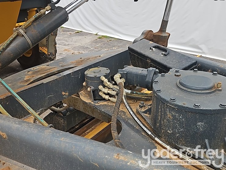 2019-deere-670g-image-19