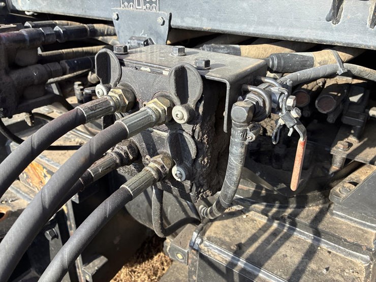 #114632-•-cat-85e-#6js00405-image-22