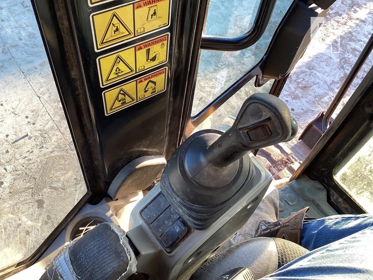 2016-caterpillar-304e2-cr-image-19