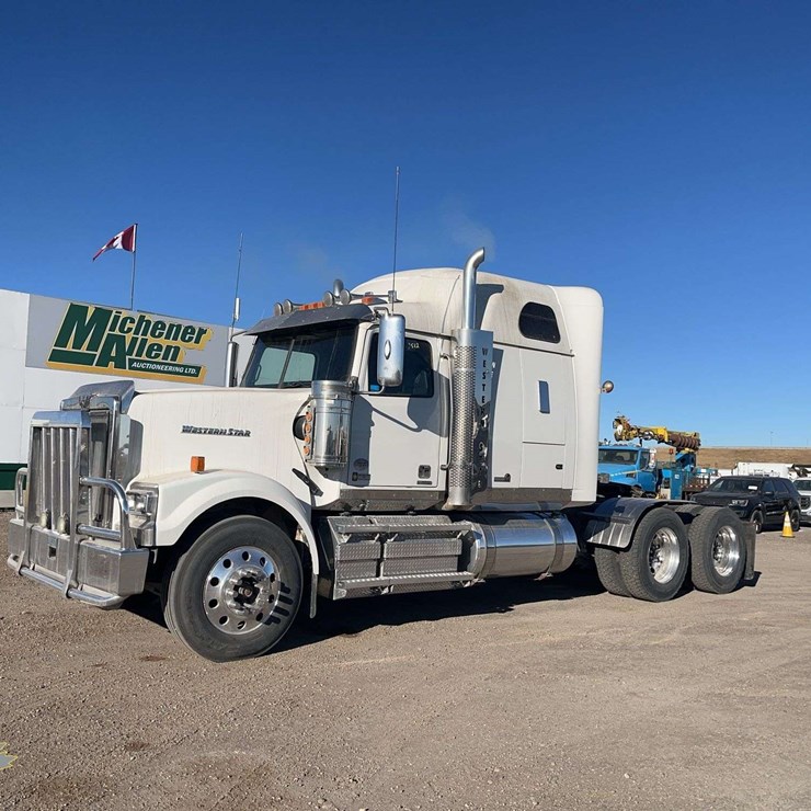 2016 WESTERN STAR 4900